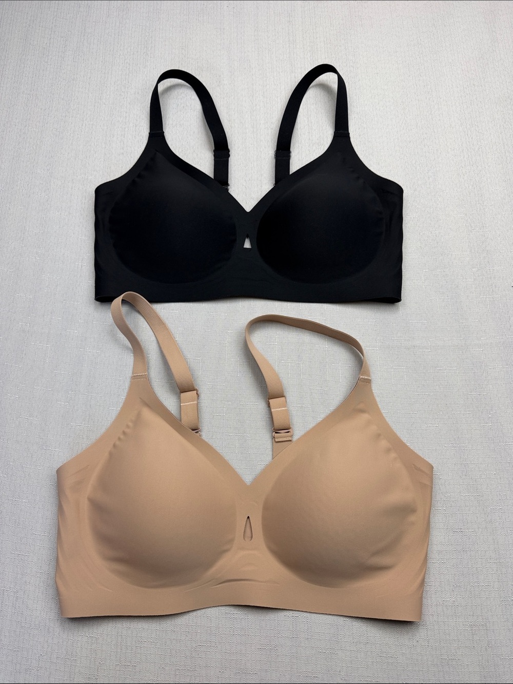 Seamless Everyday Wireless Bra - Black and Nude